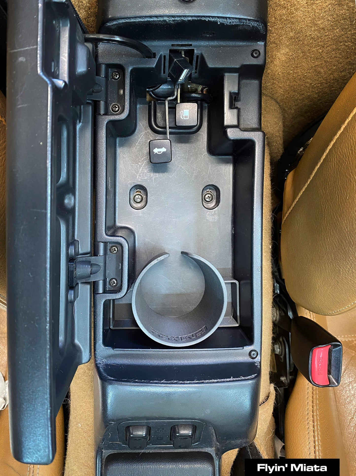 NA center console cupholder