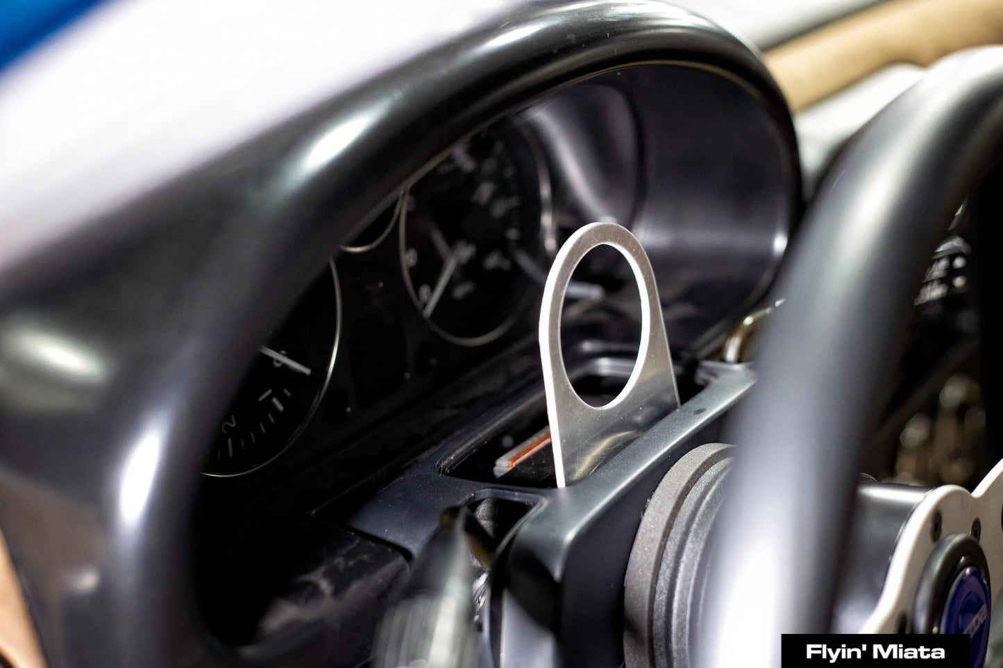 NA steering column gauge mount